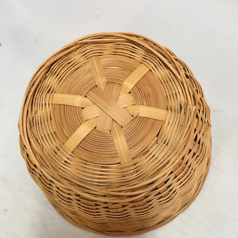 Woven Wicker Basket Unisex Small Tan Natural Round Storage Cottagecore